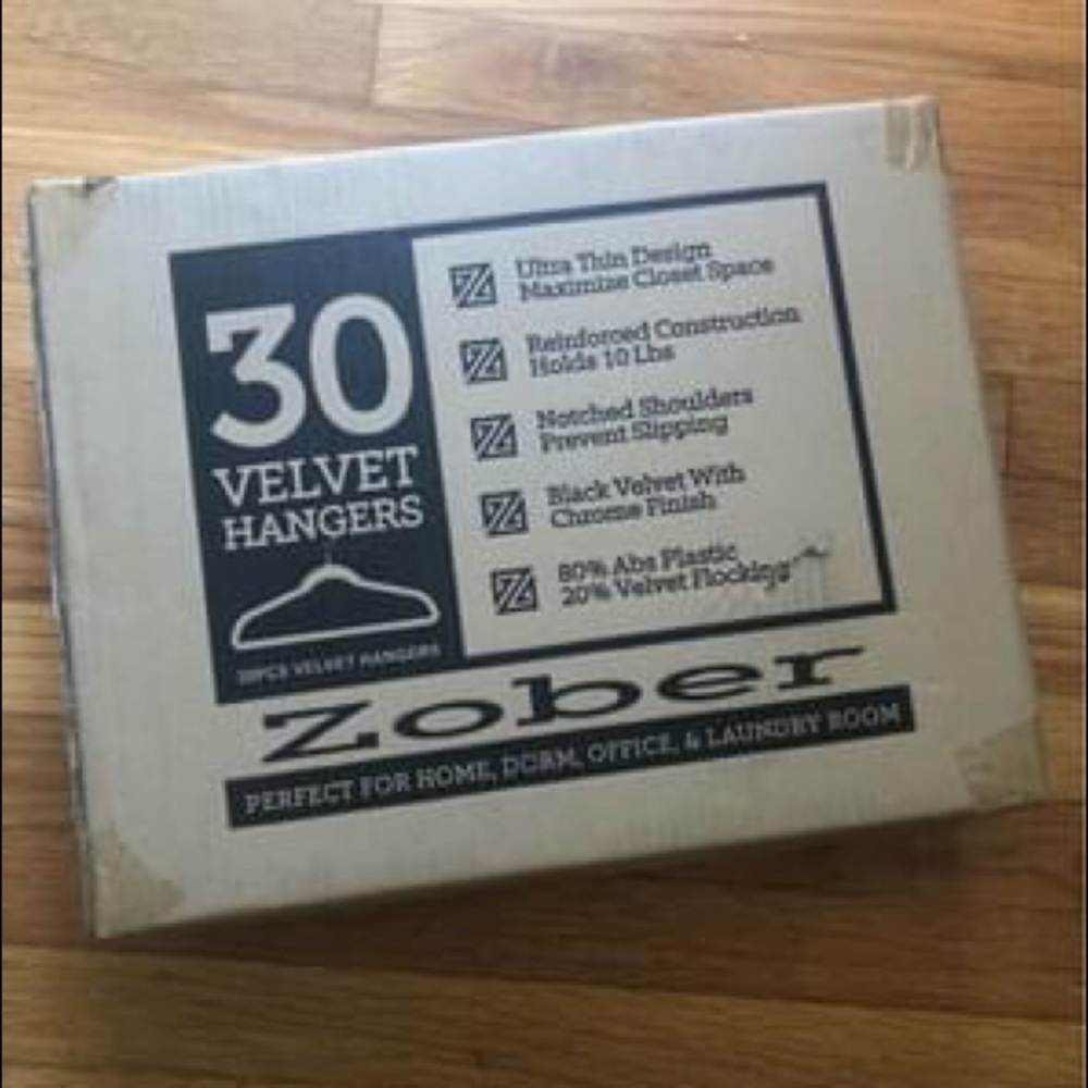 BRAND NEW! IN BOX! Set of 30 Velvet Hangers